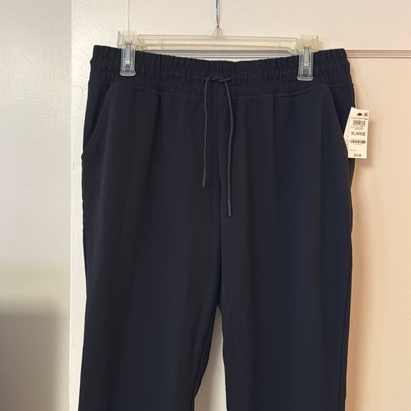 Ideology Women’s Deep Black Fleece Bottoms Size XL
Style 100195364MS NEW - Picture 10 of 15